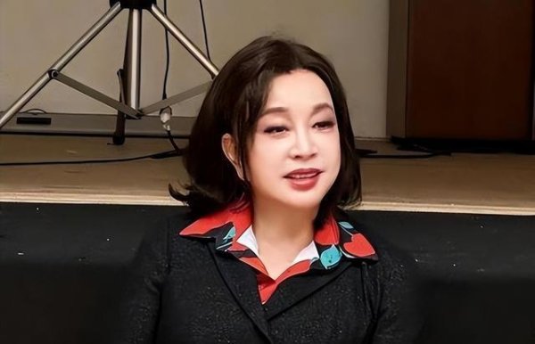 升利配 刘晓庆没想到，那个被视为亲子、一身反骨的侄子，成了她的“债”